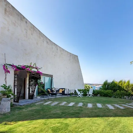 Regal With Shared Pool Near Beach In Bodrum Hotel Golturkbuku