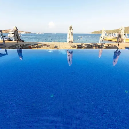 Hotel Regal With Shared Pool Near Beach In Bodrum Golturkbuku