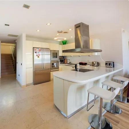 Regal With Shared Pool Near Beach In Bodrum Golturkbuku